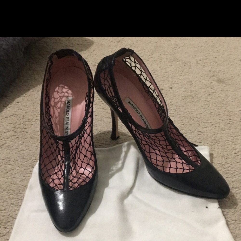 🔥Manolo Blahnik Fishnet Pumps🔥
